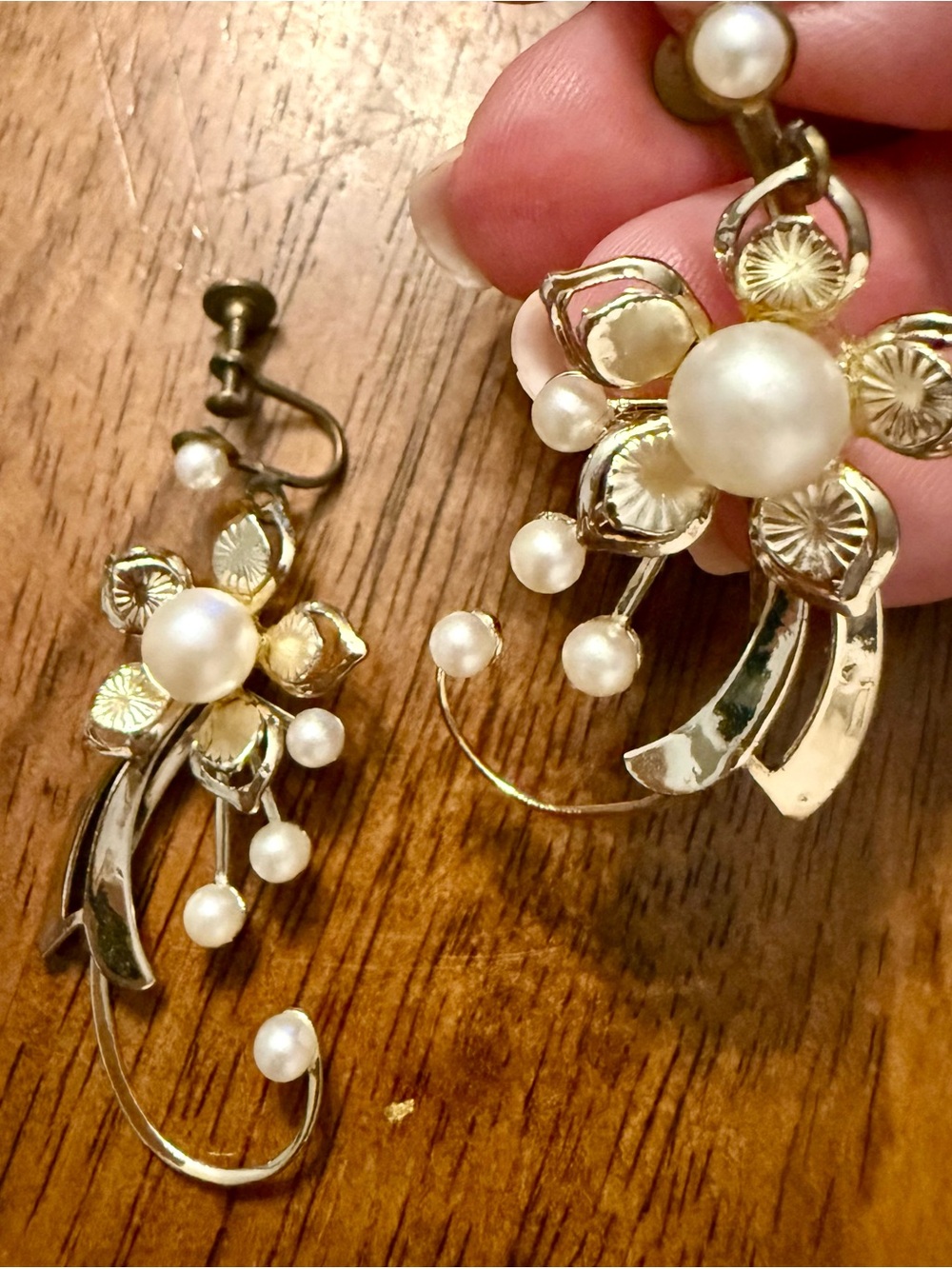 Vintage 20s Gold-Tone Ivory Faux Pearl Climbing Vine Floral Screw Back Earrings